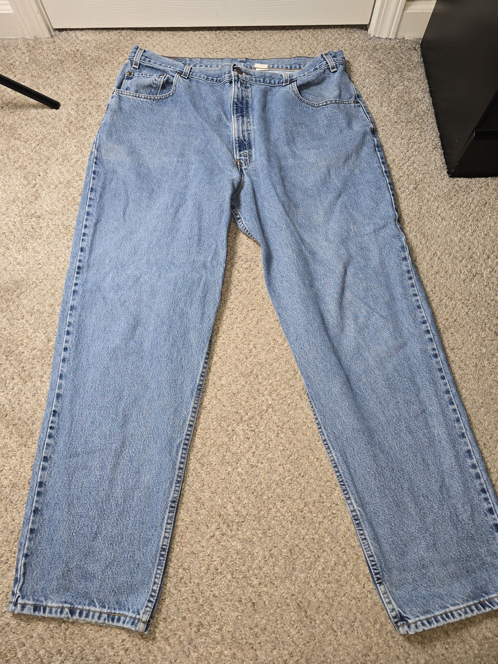 Vintage Levi's 545 Light Blue Men's Relaxed Loose Fit Jeans 42×32